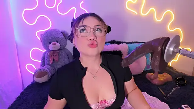 CassieBigass_ — Spank in your tits 
