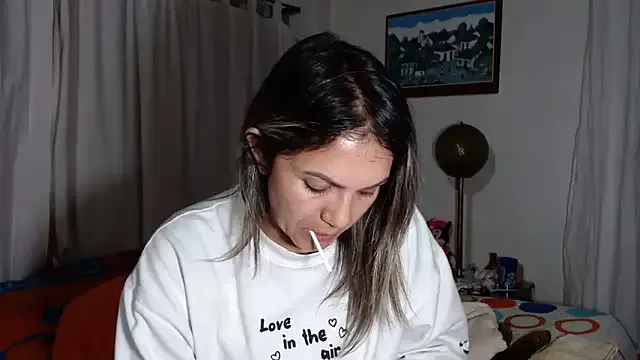 Chantal_hott — I fuck my pussy