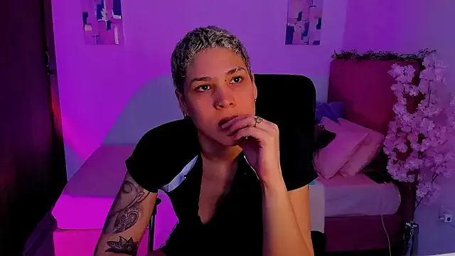 Avatar of Charlee_pink