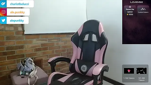 Avatar of charlotbelucci_