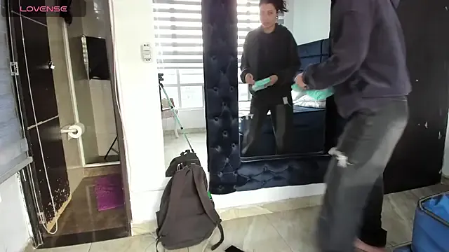 CHARLOTTE_KNOX — naked