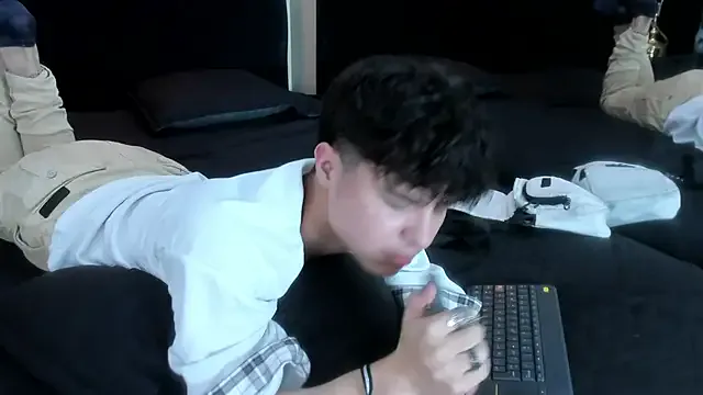 CollinStone — I play with my cock close-up 