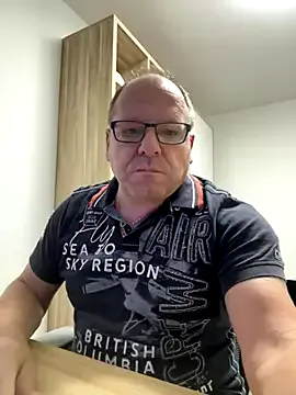 Avatar of coupleLatinaLovers