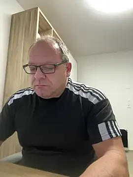 Avatar of coupleLatinaLovers