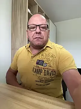 Avatar of coupleLatinaLovers