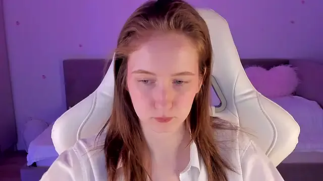 CrystalSoul_ — kiss me