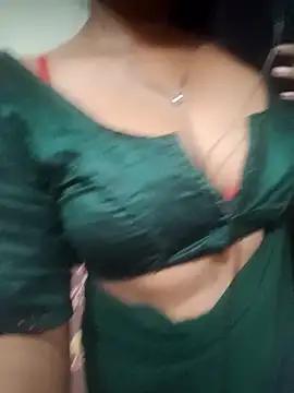 cutepari05 from StripChat is Freechat