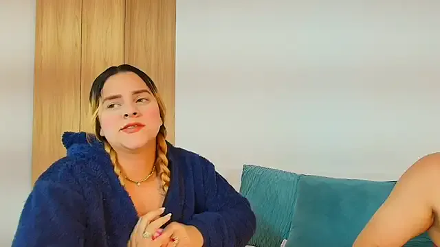 Dakota_Megan_69 — finger in the ass