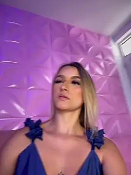 daniela-lussio from StripChat is Freechat