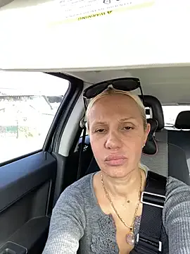 DeborahXPorn — Blowjob, fuck tits, slap my ass