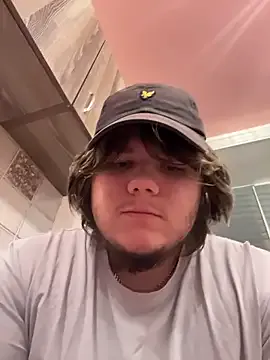 desiredude9 — FLASH ASS CLOSE UP