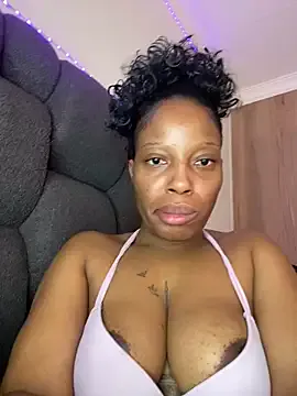 Avatar of Diamondpussy97