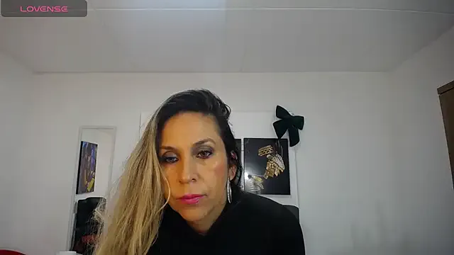 DianaPearls — fisting + spank pussy x5