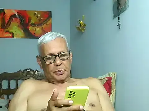 dirtysluttyfist — CORRIDA Y DILDO