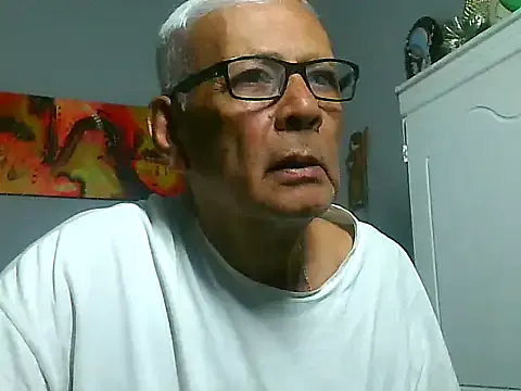 dirtysluttyfist — CORRIDA Y DILDO