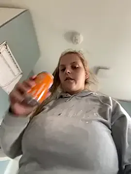 Dolliejayxx — Get fully naked till i score 40