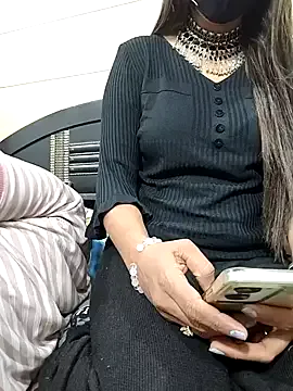 dollyneh — Armpits show