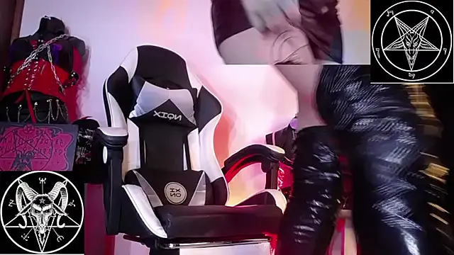 Avatar of Domina_Lilith