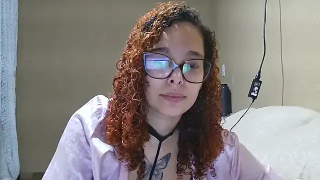 dominamoon_ — Mostrar seios 3 min