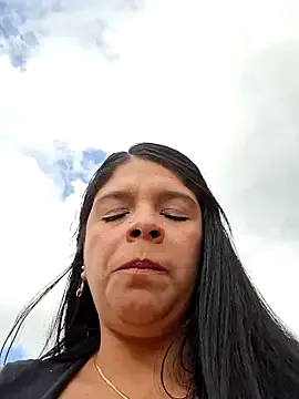 Eiimy_pretty — I take off my blouse in front of strange