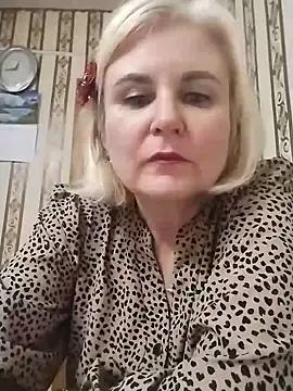 ElinaGold435 from StripChat is Freechat