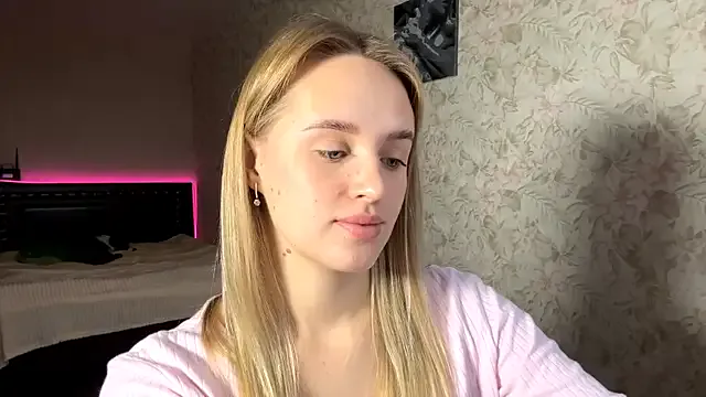 ElisabetLorney — air kiss