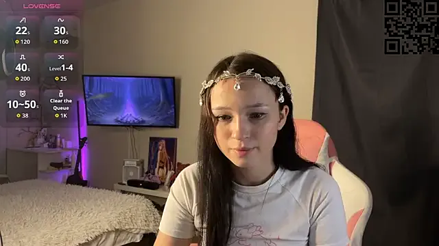 ella_simons — show panties