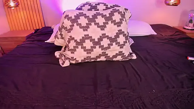 EmilyHaan — Freechat on StripChat