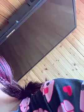 Emilyy-18 — People in public