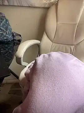 Emma_pink18 — Spank ass