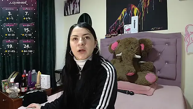 Emmie_Hot — MASTURBATION BIG DILDO