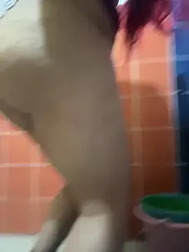 Evil_kitty6 — Subirme la blusa