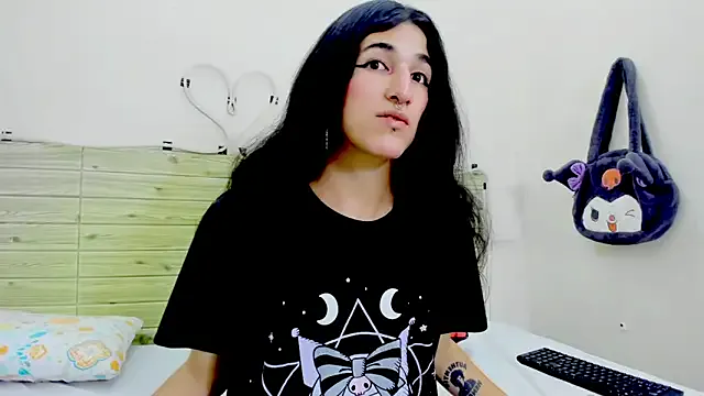 Evil_Queen13 — MAKE MY COCK HARDER