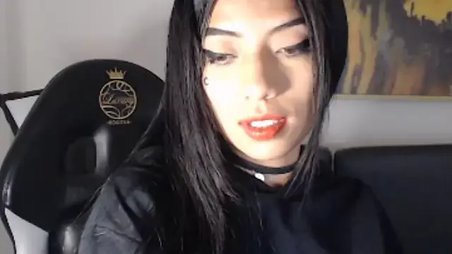 Avatar of Ey_im_simone