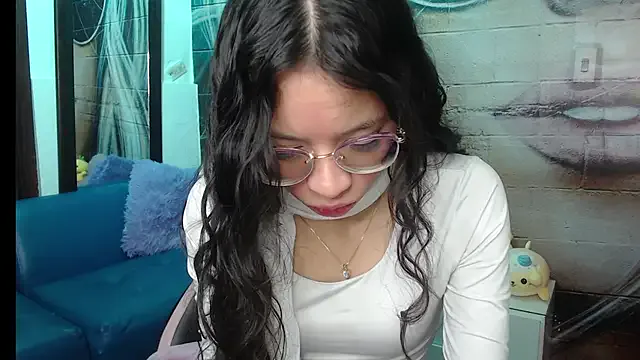 Giaa_rossi — Drool on my tits with milky saliva