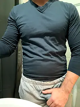 giovan2020 — Naked