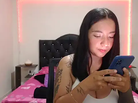 Girlbigtits — Show big tits and suck saliva 