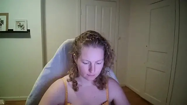 Girlnina-1995 — play with naked boobs