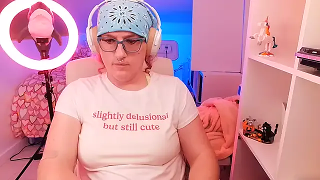 GoddessCayenne — Play with clit sucker and gspot vibe