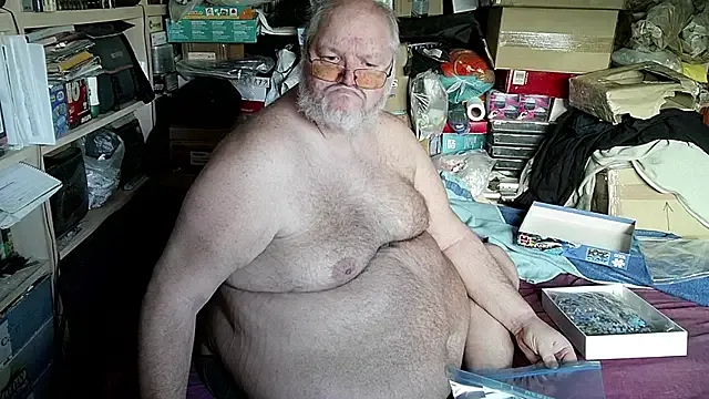 hadeszeuss2 — Freechat on StripChat