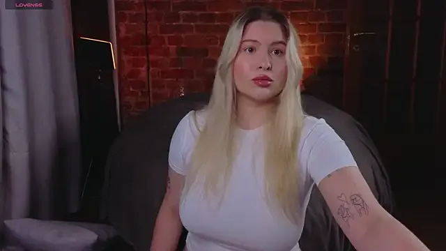 helen_frogg — fuck pussy and fake sperm