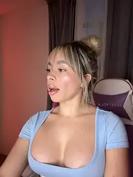 Avatar of Holli_woul