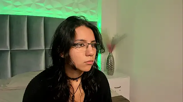 HollyPeach — deep provocation