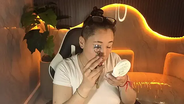 hollypeyton1_tp — spank ass x10