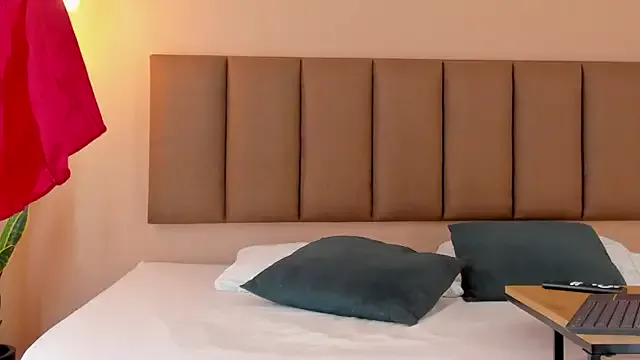 honeygray02 — Freechat on StripChat