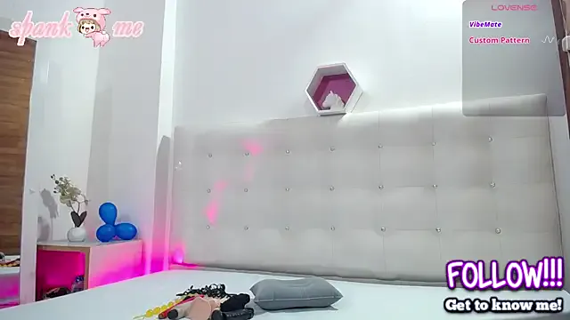 Avatar of horny-juliette