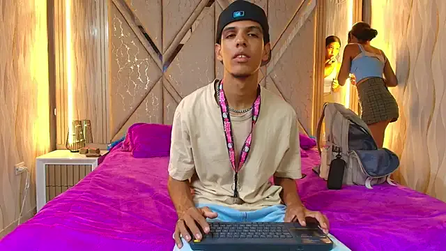 Hotcouple_222 — Freechat on StripChat