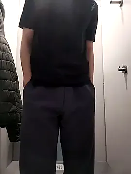 HotSweetBoy_18 — SHOW HARD DICK