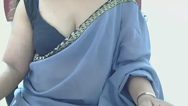 indian_anu_mallu — Bra show