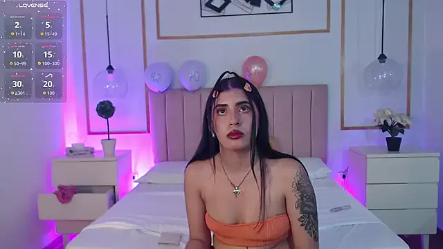 Isabella_CherryX — ride dildo in the pussy